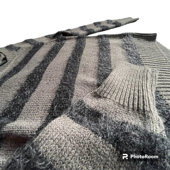 ALLEN B. Fuzzy Striped Sweater sz. small - Picture 3 of 3